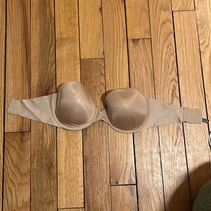 Victoria’s Secret multi way strapless bra 32DDD